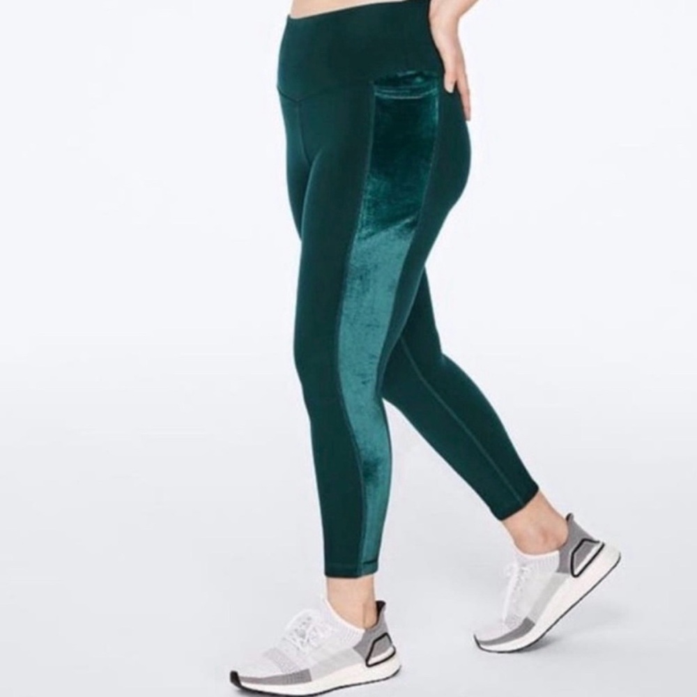 NWT VS PINK ULTIMATE WORKOUT ATHLETIC LEGGINGS SZ SMALL